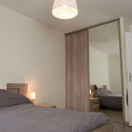 Studio Recent, Lumineux Et Calme 55m2+balcon 15m2