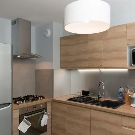 Studio Recent, Lumineux Et Calme 55m2+balcon 15m2 Apartment *